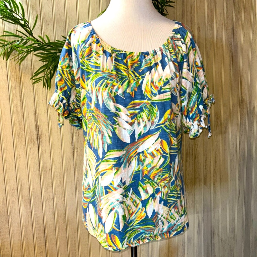 Christopher & Banks Tropical Short Sleeve Top, elastic gathered Neck & Arms, Lrg